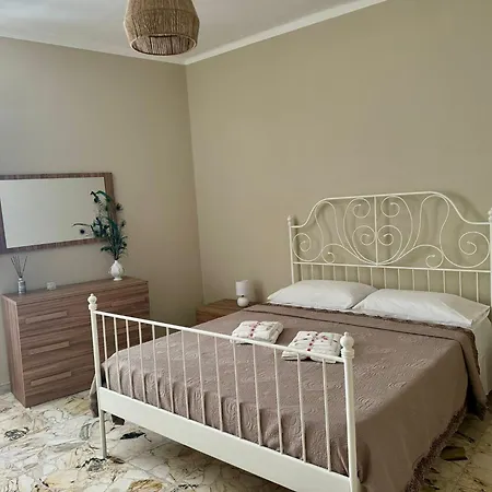 Ely House Apartment *